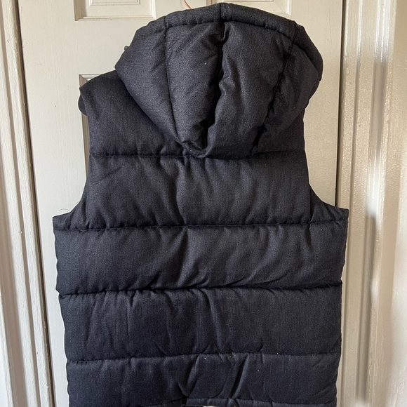Old Navy Puffer Vest - Picture 4 of 4